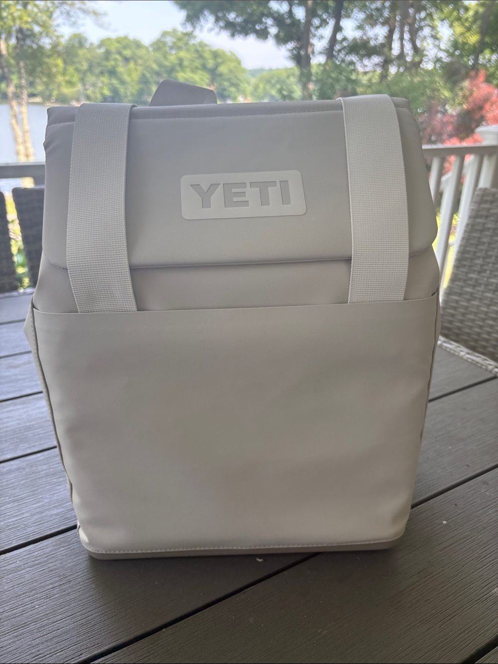 Yeti Day Tripper 14 L cooler Bag in Taupe perfect for summer on the go!! - Picture 4 of 10